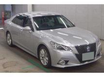 2013 Toyota Crown Hybrid