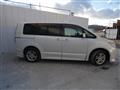 2007 Mitsubishi Delica D5