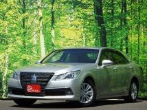 2014 Toyota Crown Hybrid