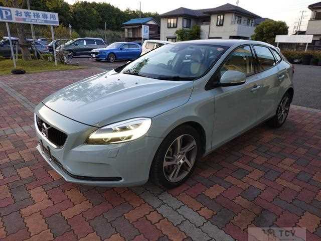 2017 Volvo V40