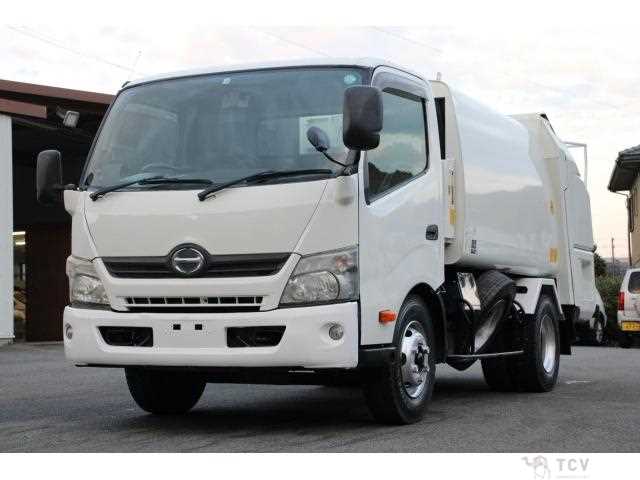 2013 Hino Dutro