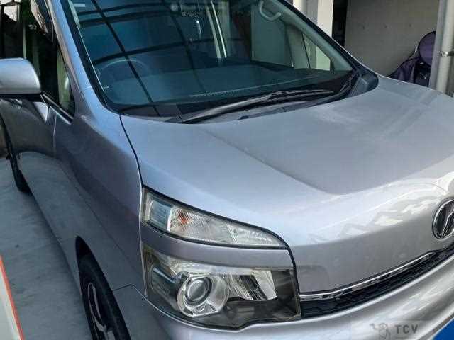 2012 Toyota Voxy