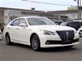 2013 Toyota Crown Hybrid