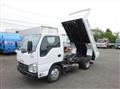 2016 Isuzu Elf Truck