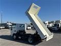 2024 Isuzu Elf Truck