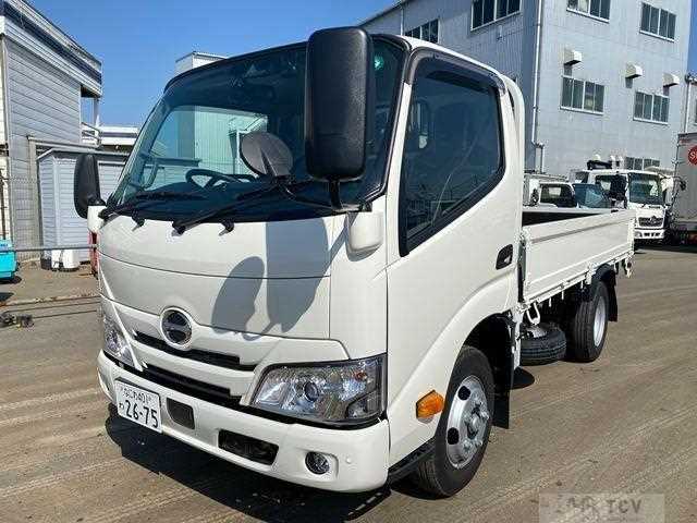 2025 Hino Dutro