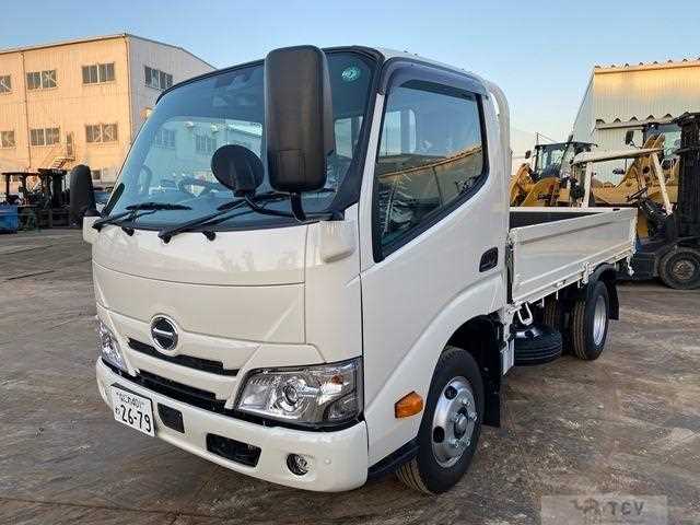 2025 Hino Dutro