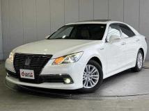 2014 Toyota Crown Hybrid