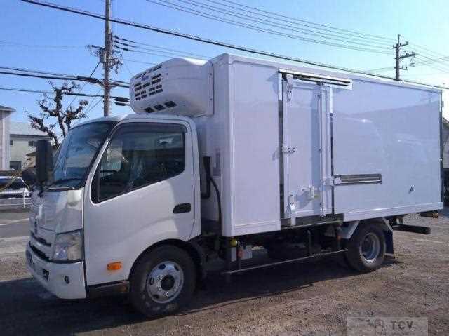 2025 Hino Dutro