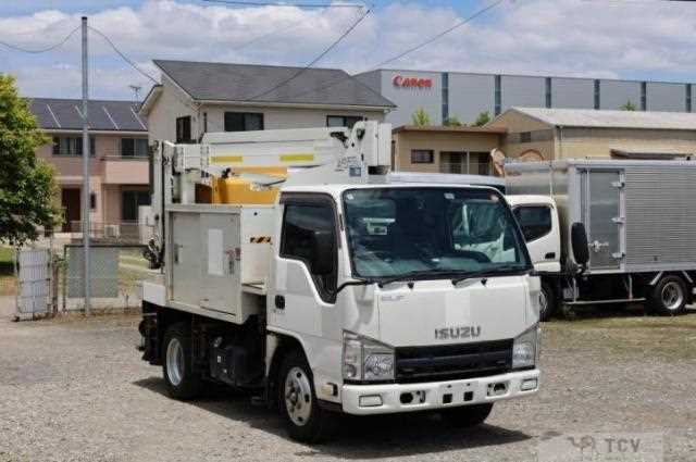 2013 Isuzu Elf Truck