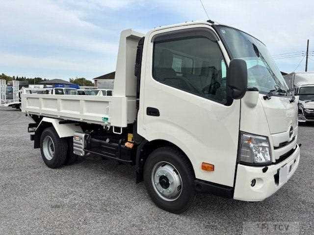 2025 Hino Dutro