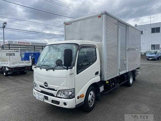 2022 Hino Dutro