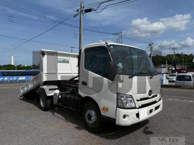 2025 Hino Dutro