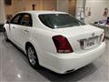 2013 Toyota Crown Majesta
