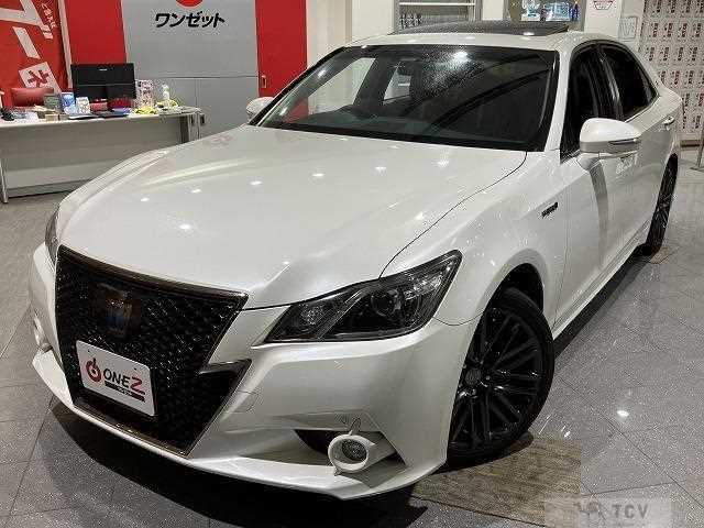 2015 Toyota Crown Hybrid