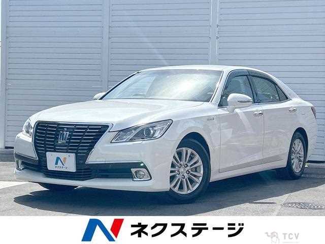 2013 Toyota Crown Hybrid