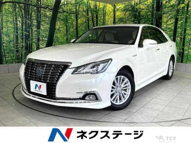 2016 Toyota Crown Hybrid