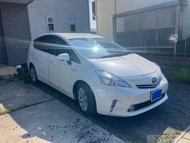 2013 Toyota PRIUS α