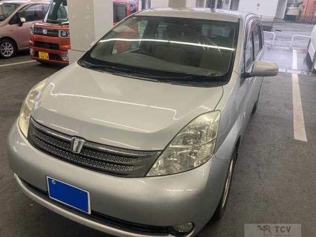 2005 Toyota Isis