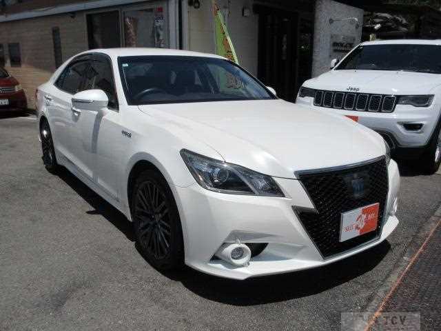 2014 Toyota Crown Hybrid