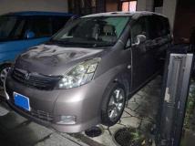 2005 Toyota Isis