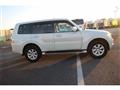 2016 Mitsubishi Pajero