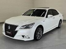 2014 Toyota Crown Hybrid