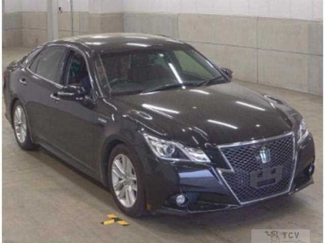 2013 Toyota Crown Hybrid
