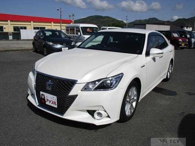 2014 Toyota Crown Hybrid