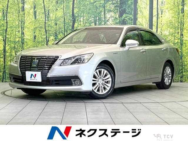 2014 Toyota Crown Hybrid