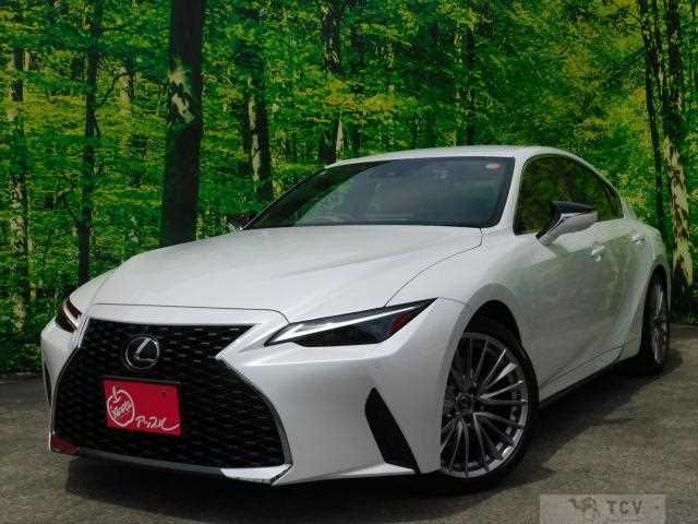 2023 Lexus IS