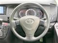 2011 Toyota Isis