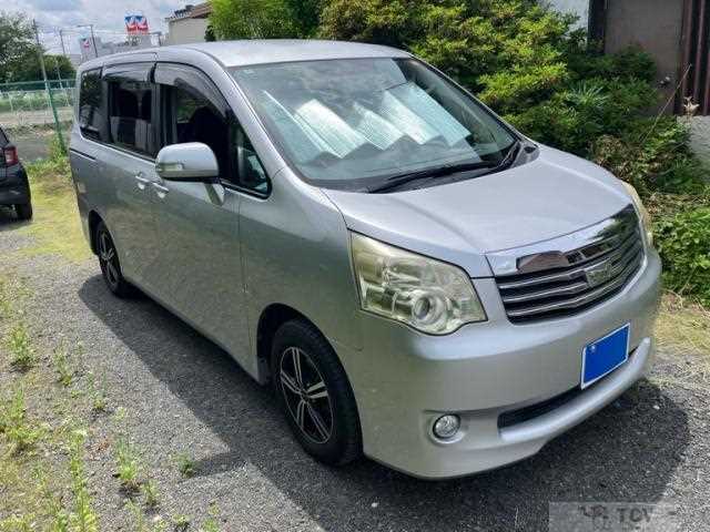 2010 Toyota Noah