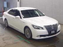 2015 Toyota Crown Majesta