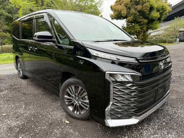 2023 Toyota Voxy