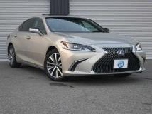 2019 Lexus ES
