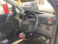2005 Toyota Voxy
