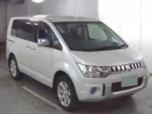 2015 Mitsubishi Delica D5