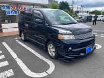 2005 Toyota Voxy
