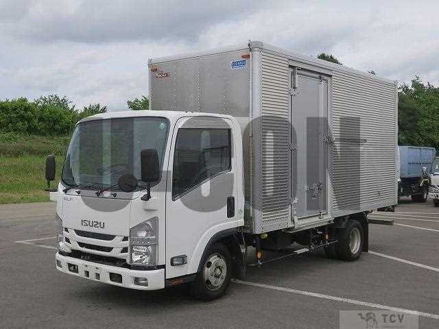 2017 Isuzu Elf Truck