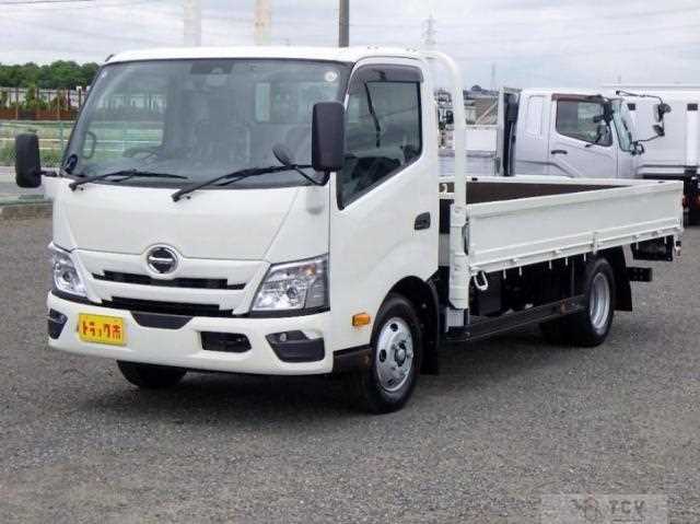 2025 Hino Dutro