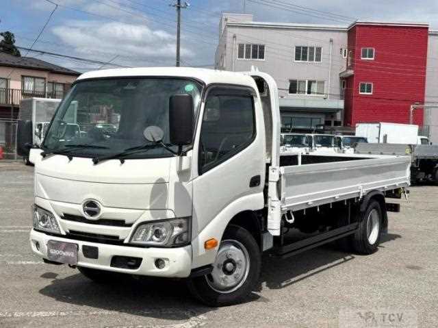 2022 Hino Dutro