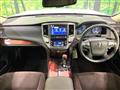 2013 Toyota Crown Hybrid