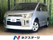 2012 Mitsubishi Delica D5