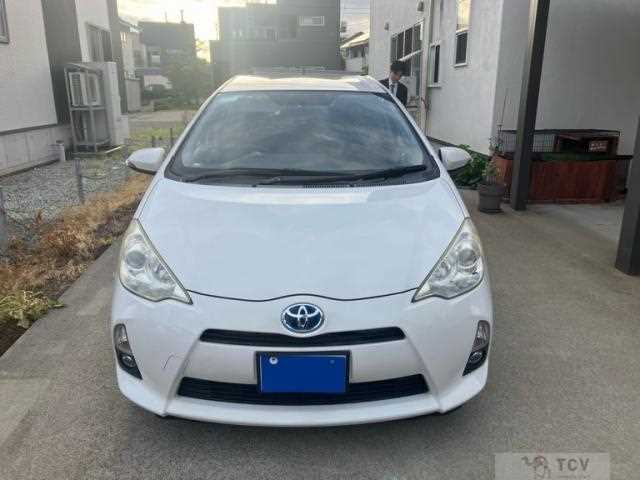 2013 Toyota AQUA