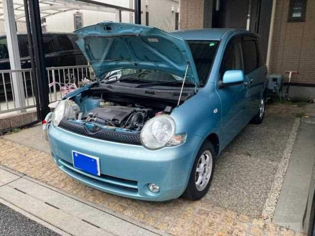 2005 Toyota Sienta