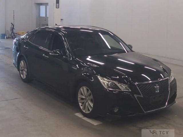 2014 Toyota Crown Hybrid