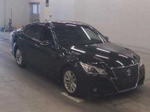 2014 Toyota Crown Hybrid