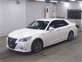 2013 Toyota Crown Hybrid
