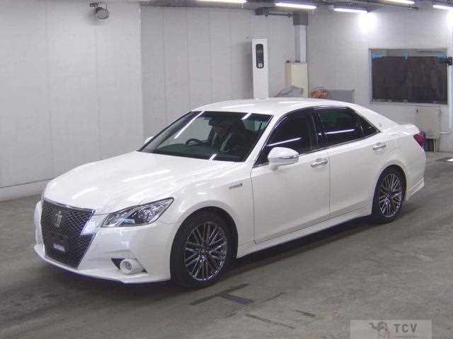 2013 Toyota Crown Hybrid